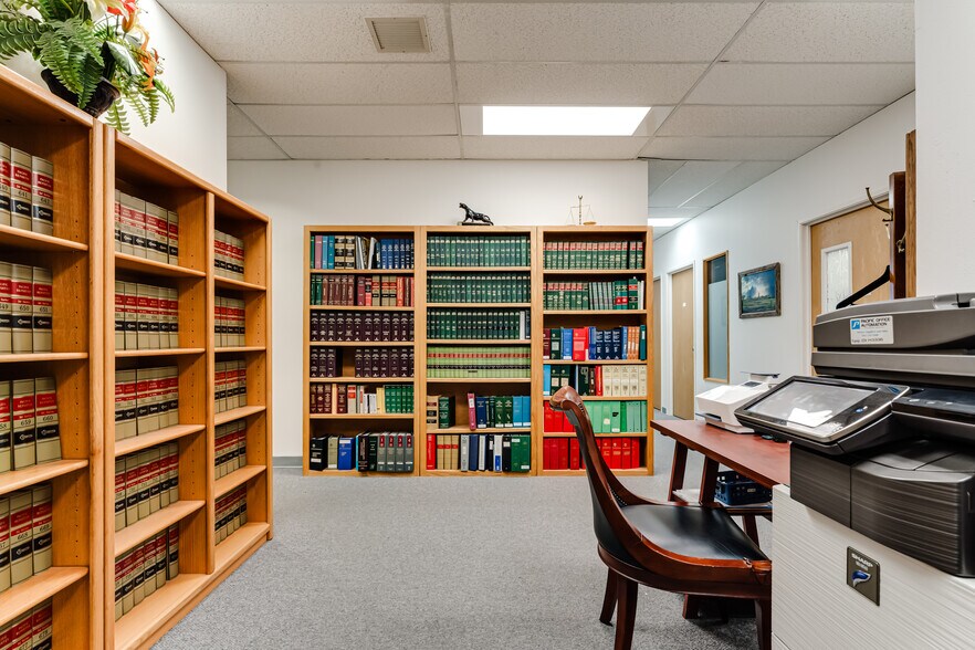44-66 Club Rd, Eugene, OR à louer - Photo de l’immeuble – Image 3 sur 24