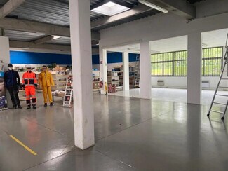 Plus de détails pour Bureau, Local d'activités à louer