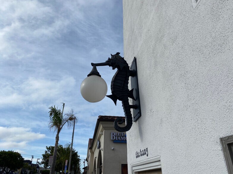 1015-1025 Manhattan Ave, Manhattan Beach, CA à louer - Photo de l’immeuble – Image 2 sur 3