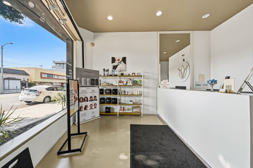 351-353 S Robertson Blvd, Beverly Hills, CA à louer - Photo de l’immeuble – Image 2 sur 29