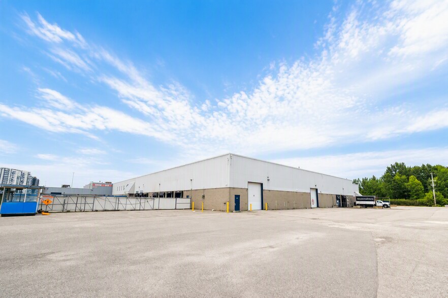 3607-3623 Aut 440, Laval, QC à louer - Photo de l’immeuble – Image 2 sur 6