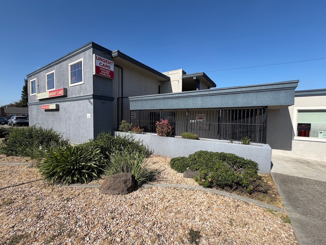 22101 Redwood Rd, Castro Valley, CA à louer Photo de l’immeuble– Image 1 sur 10