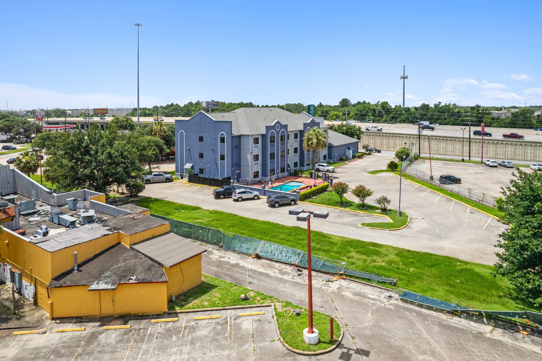 17550 Northwest Fwy, Houston, TX à vendre Photo de l’immeuble– Image 1 sur 72