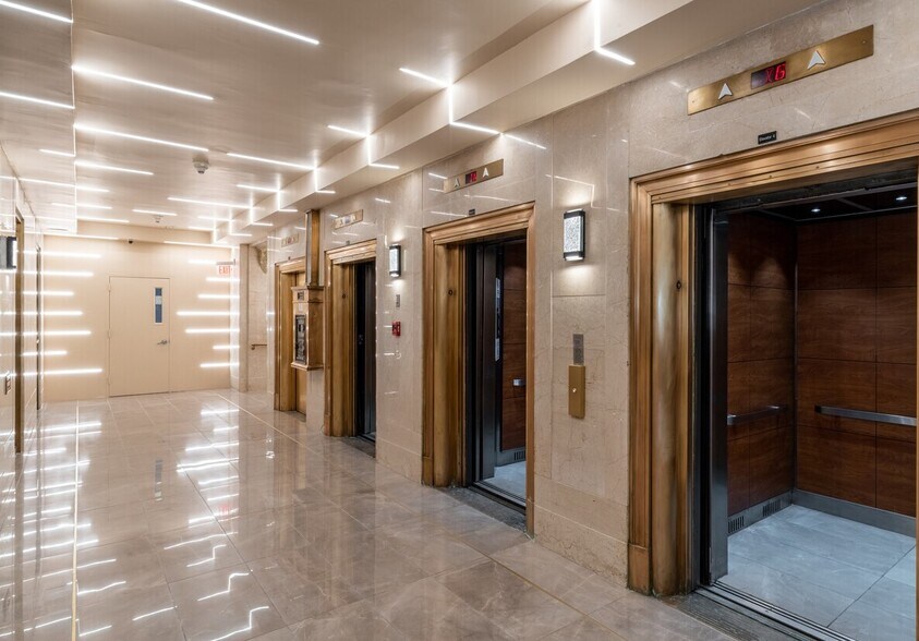 35 Journal Sq, Jersey City, NJ à louer - Hall d’entrée – Image 3 sur 15