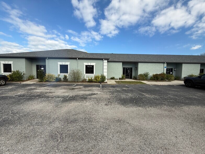 13555 Automobile Blvd, Clearwater, FL à louer - Photo de l’immeuble – Image 1 sur 173