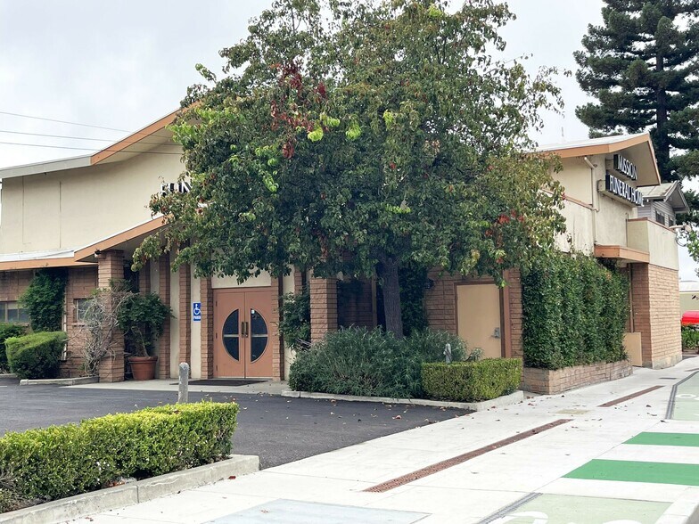 22297 Mission Blvd, Hayward, CA à vendre - Photo de l’immeuble – Image 2 sur 14