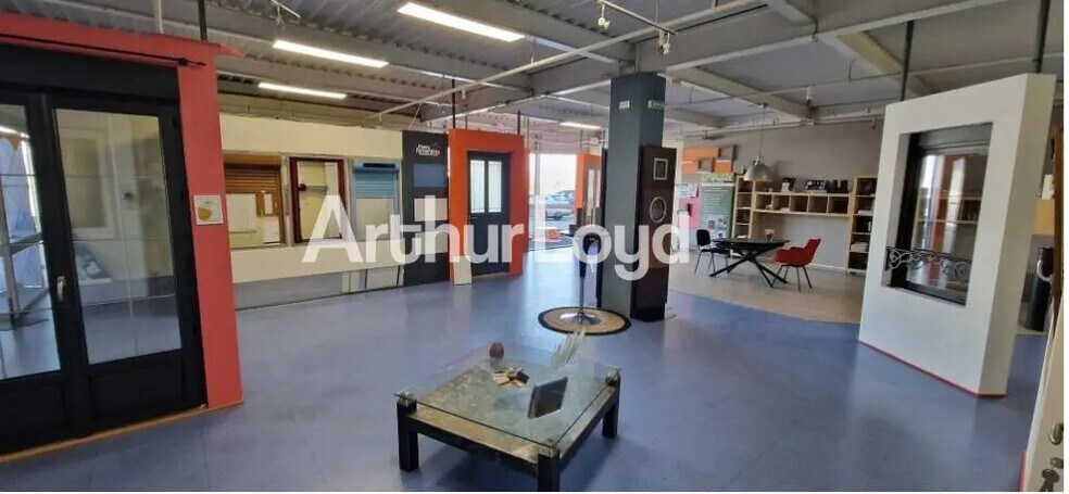 Local d’activités dans Mondeville à louer - Photo intérieure – Image 3 sur 3