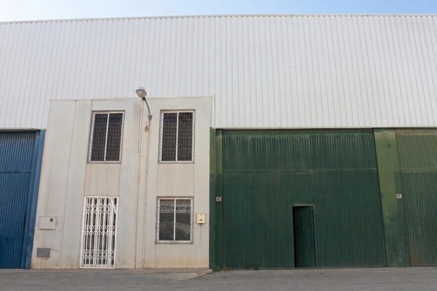 Industriel/Logistique dans Orihuela à vendre - Photo de l’immeuble – Image 3 sur 12