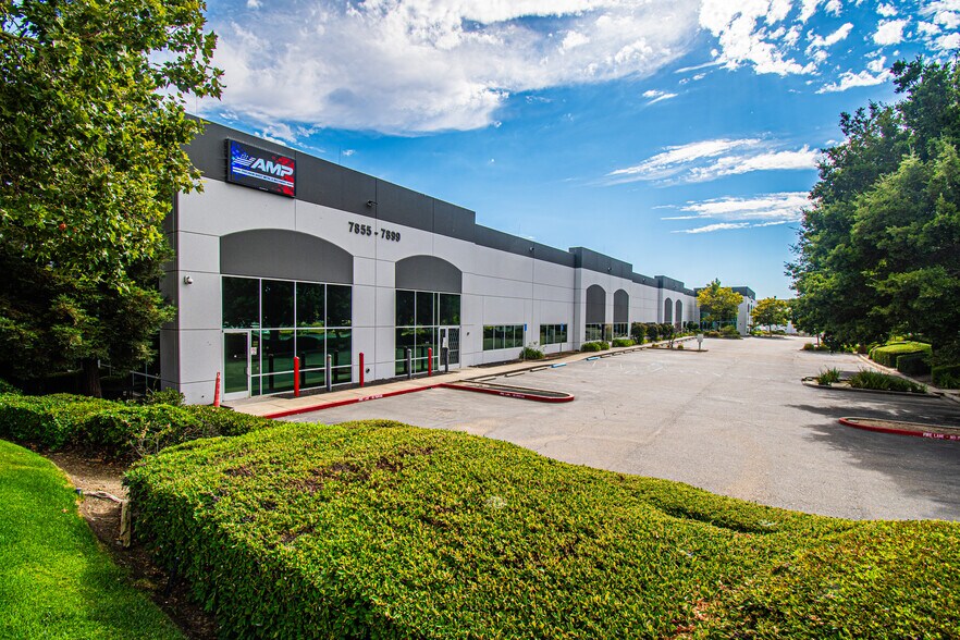 7855 Southfront Rd, Livermore, CA à vendre - Photo de l’immeuble – Image 2 sur 54