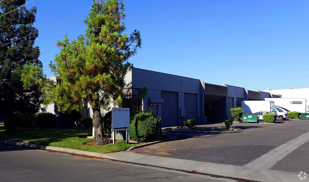 1982-1994 Enterprise Blvd, West Sacramento, CA à louer - Photo de l’immeuble – Image 1 sur 2
