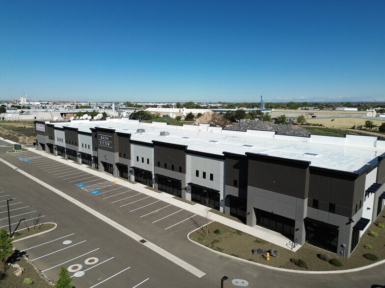 2200 E Chisholm Dr, Nampa, ID à louer - Photo de l’immeuble – Image 2 sur 7