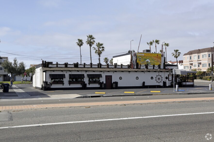 16821 Pacific Coast Hwy, Huntington Beach, CA à louer - Photo de l’immeuble – Image 2 sur 6