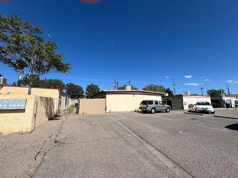 145 Glorieta St NE, Albuquerque, NM à vendre - Photo de l’immeuble – Image 2 sur 8