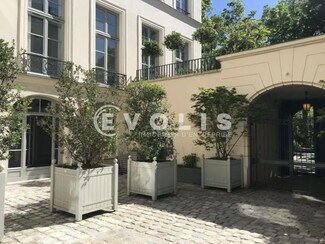 Plus de détails pour Local commercial à louer