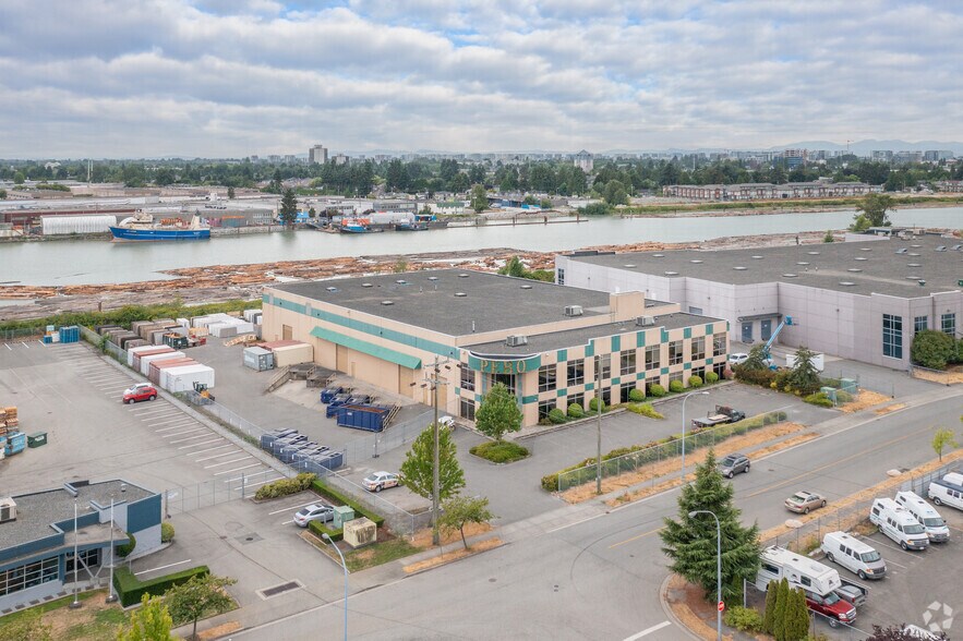 11500 Eburne Way, Richmond, BC à louer - Photo de l’immeuble – Image 2 sur 4