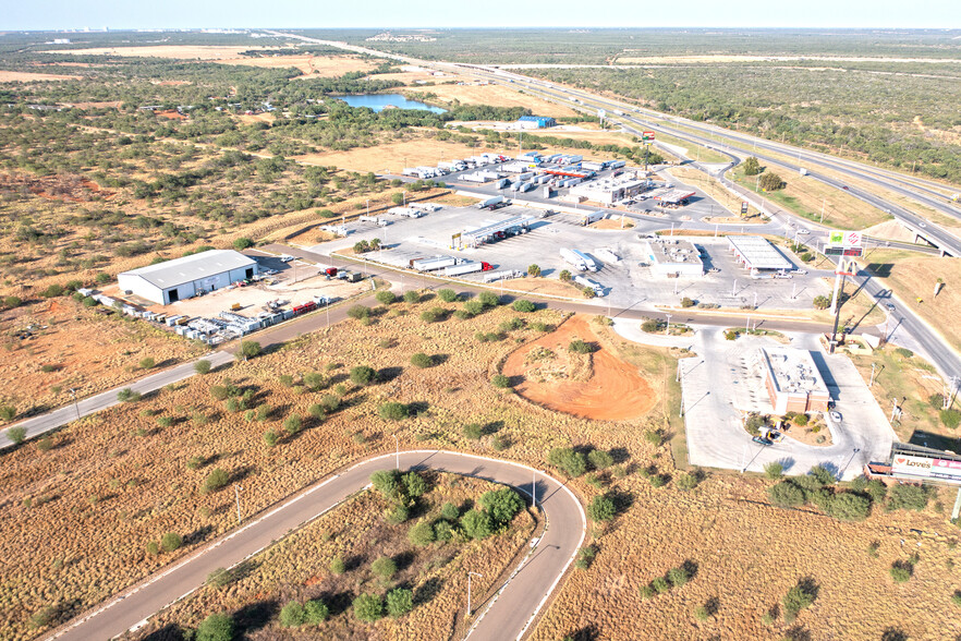 0000 IH 35 Frontage, Cotulla, TX à vendre - Aérien – Image 3 sur 16
