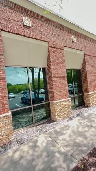 4245 Johns Creek Pky, Suwanee, GA à vendre - Vidéo sur l’annonce professionnelle – Image 2 sur 26