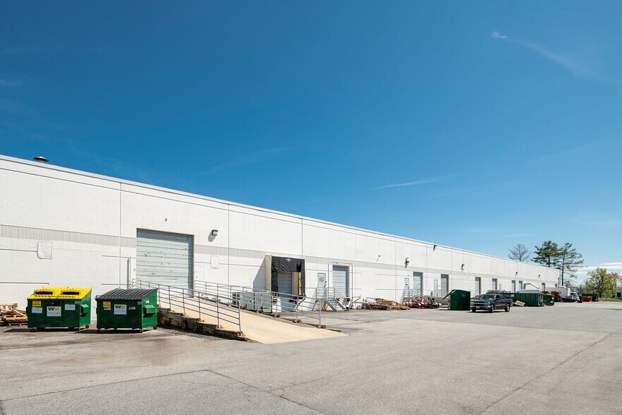 12240 Indian Creek Ct, Beltsville, MD à louer - Photo de l’immeuble – Image 3 sur 6