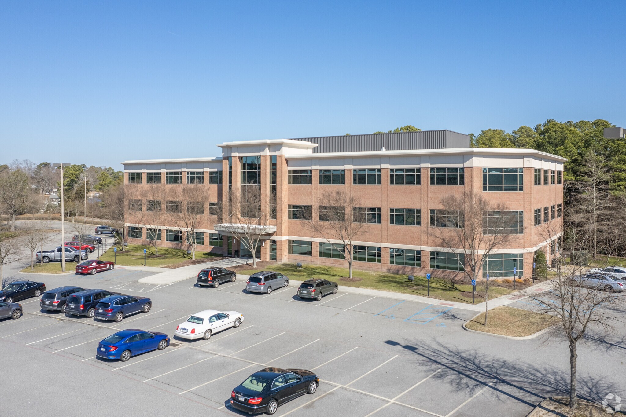 4433 Corporation Ln, Virginia Beach, VA à louer Photo de l’immeuble– Image 1 sur 9