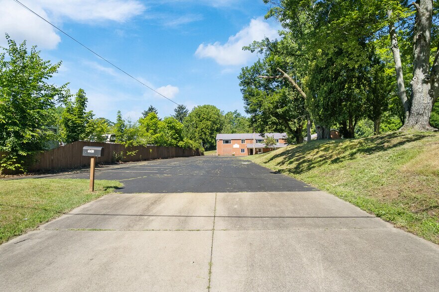 2540 S Main St, Coventry Township, OH à vendre - Photo de l’immeuble – Image 3 sur 55