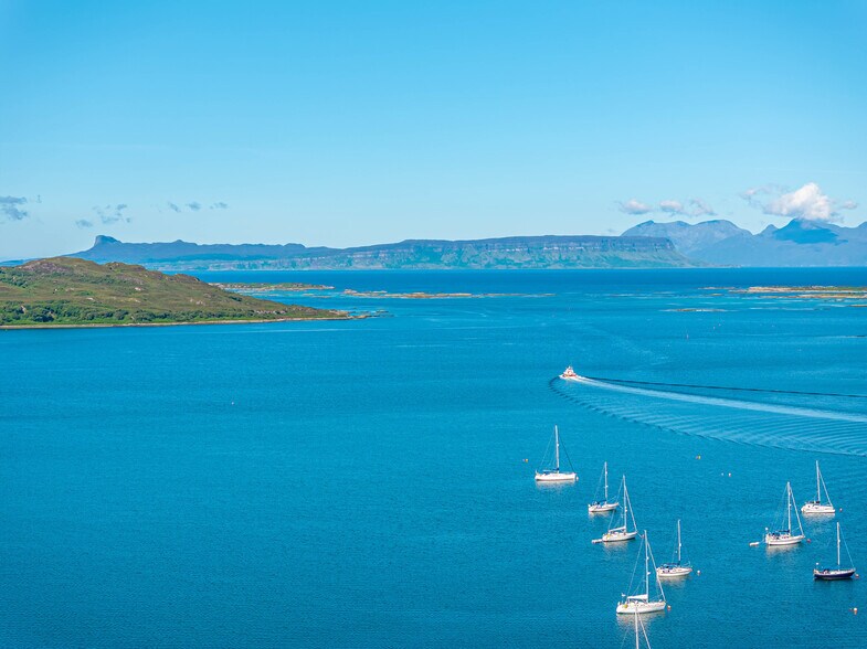 Arisaig Marina portefeuille de 2 biens à vendre sur LoopNet.fr - Photo de l’immeuble – Image 3 sur 11