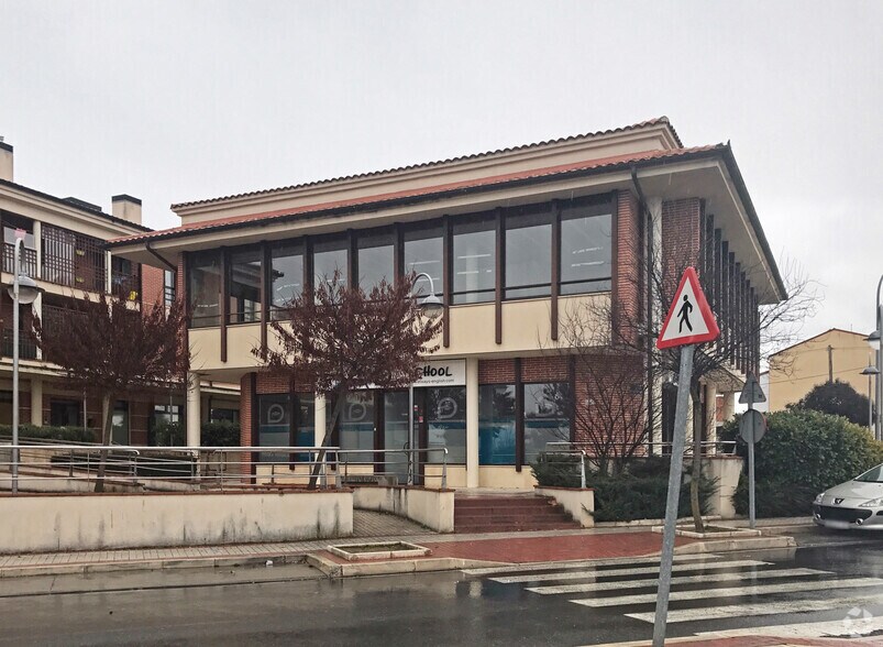 Camino de los Escobares, 48, La Lastrilla, Segovia à louer - Photo de l’immeuble – Image 2 sur 4