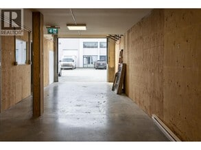 1952 Kingsway Ave, Port Coquitlam, BC à louer Photo intérieure– Image 2 sur 10