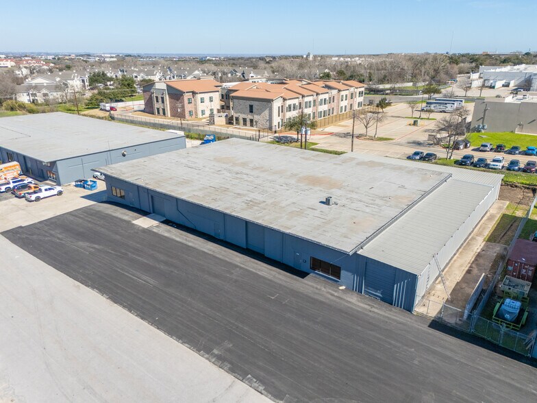 3910 Warehouse Row, Austin, TX à vendre - Photo de l’immeuble – Image 3 sur 40