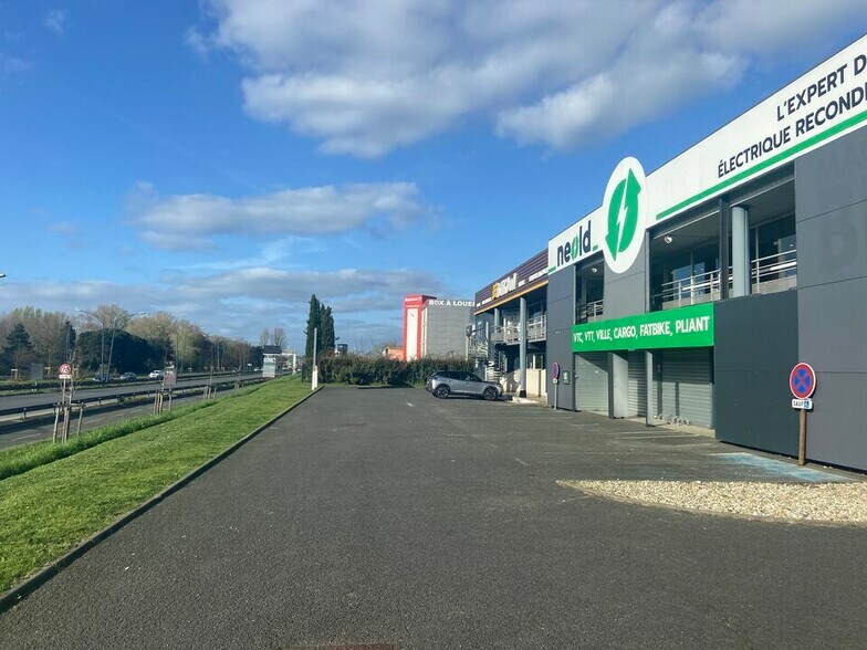 Local commercial dans Bordeaux à louer - Photo de l’immeuble – Image 1 sur 11