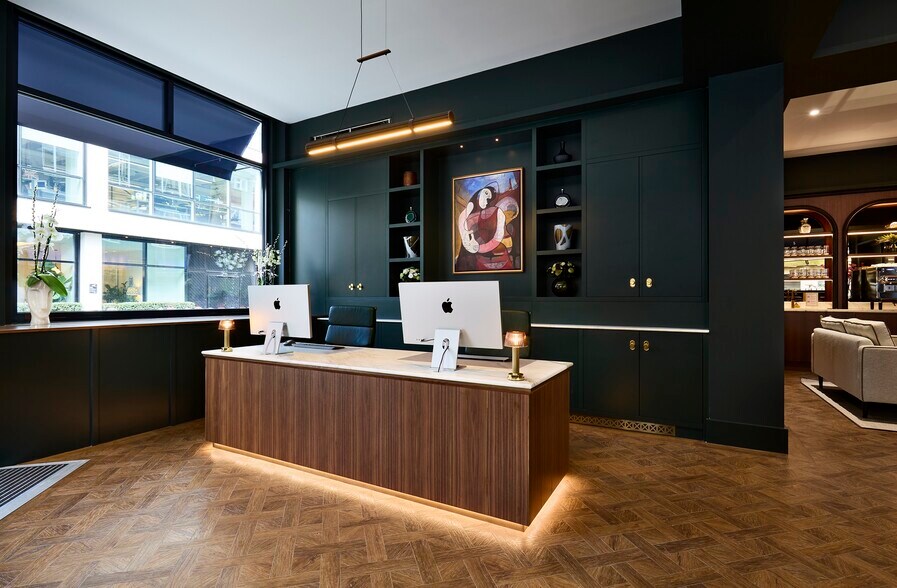 48 Charlotte St, Londres à louer - Photo de l’immeuble – Image 2 sur 5