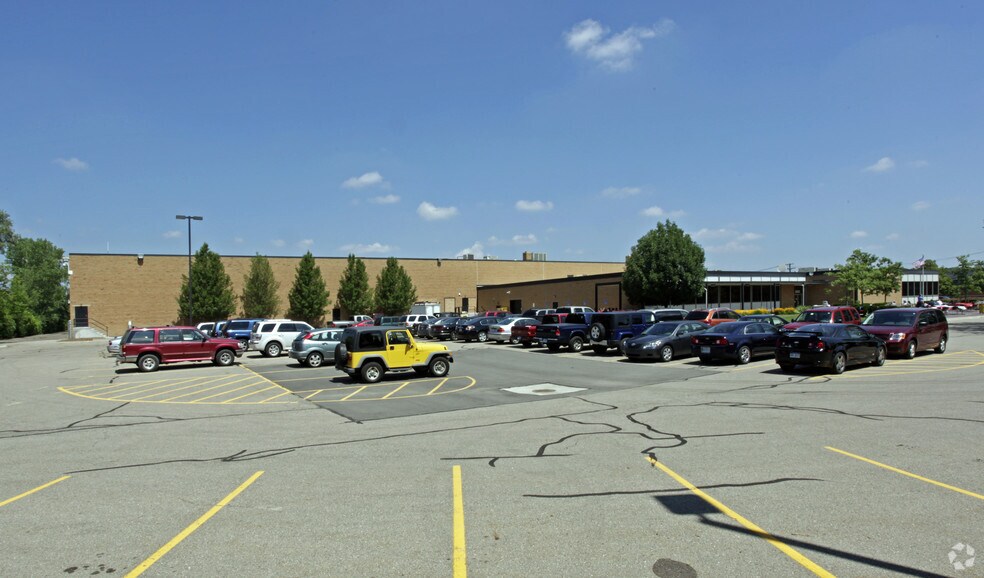3000 W 14 Mile Rd, Royal Oak, MI à louer - Photo principale – Image 1 sur 7