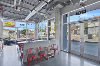 330 N Westlake Ave, Los Angeles, CA à louer Photo intérieure– Image 2 sur 16