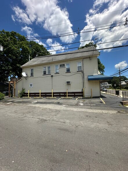 213 Van Winkle Ave, Hawthorne, NJ à vendre - Photo de l’immeuble – Image 2 sur 6