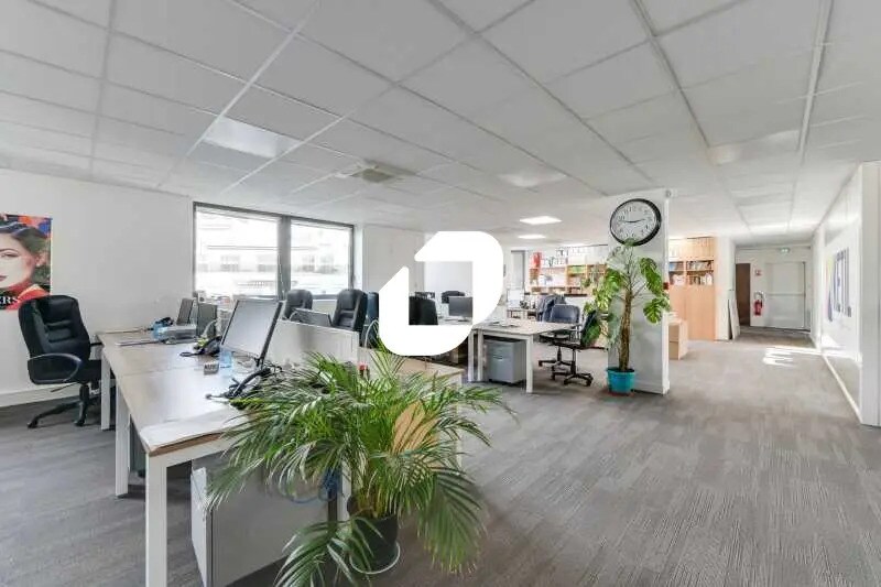 Bureau dans Boulogne-Billancourt à louer - Photo de l’immeuble – Image 1 sur 14
