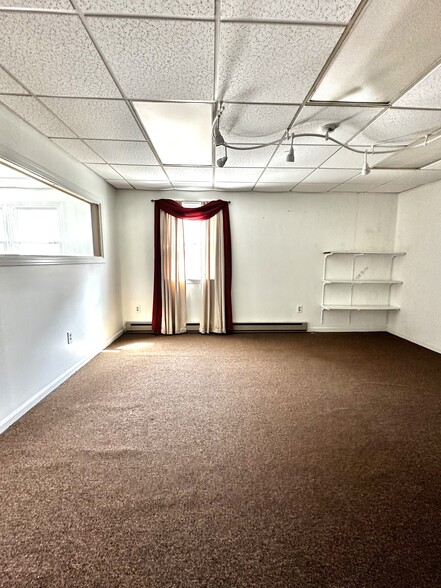 756 Colonel Ledyard Hwy, Ledyard, CT à louer - Photo de l’immeuble – Image 2 sur 27