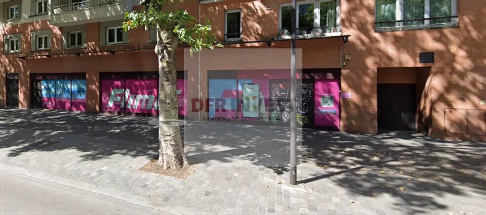 Local commercial dans Paris à louer - Photo de l’immeuble – Image 1 sur 10