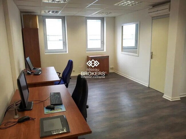 Plus de détails pour Bureau à louer