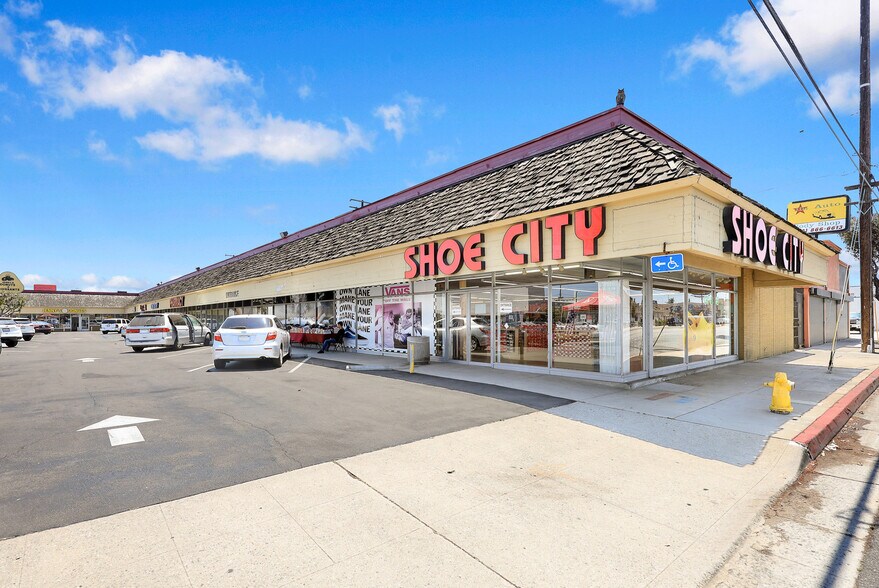 17401-17429 Bellflower Blvd, Bellflower, CA à louer - Photo de l’immeuble – Image 3 sur 14