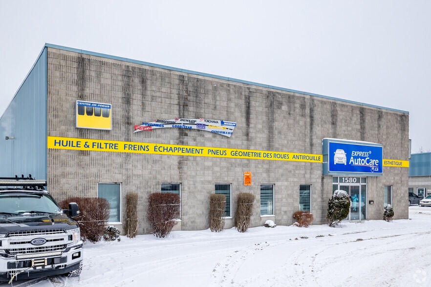 1580-1600 Boul Saint-Elzéar O, Laval, QC à vendre - Photo principale – Image 1 sur 6