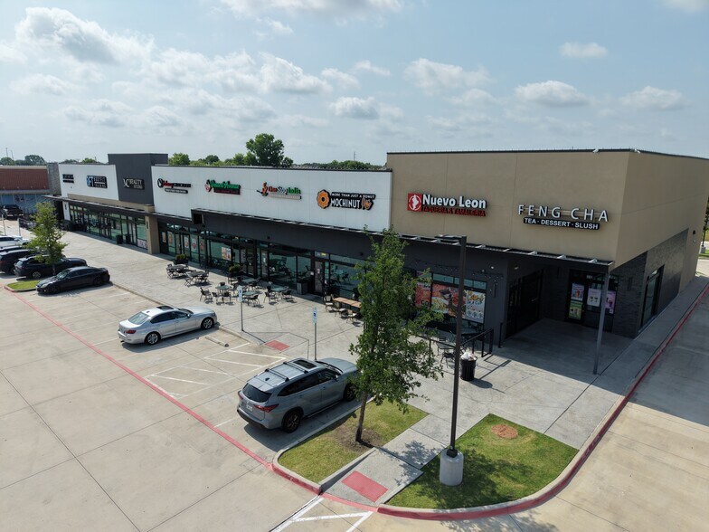 208 W FM 544 Rd, Murphy, TX à louer - Photo principale – Image 1 sur 3