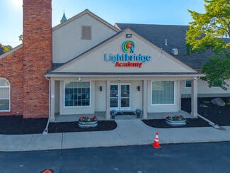 Plus de détails pour 4810 Rochester Rd, Troy, MI - Spécialisé à vendre