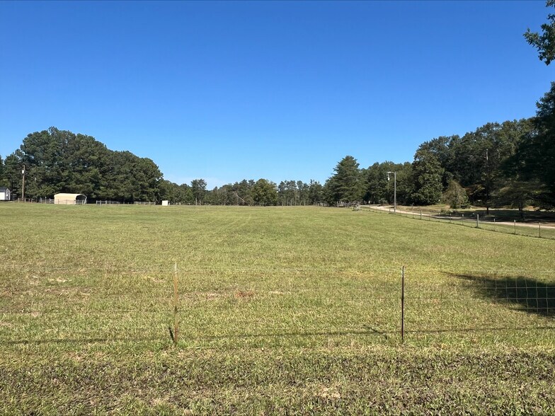 193 Pineland Meadows Rd, Belton, SC à vendre - Photo principale – Image 1 sur 15