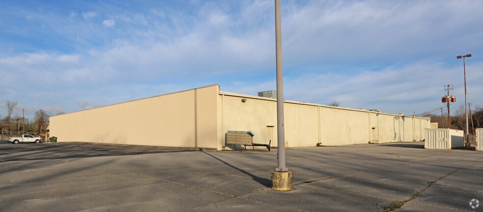 200 Town Mart, Clanton, AL à vendre - Photo de l’immeuble – Image 2 sur 3