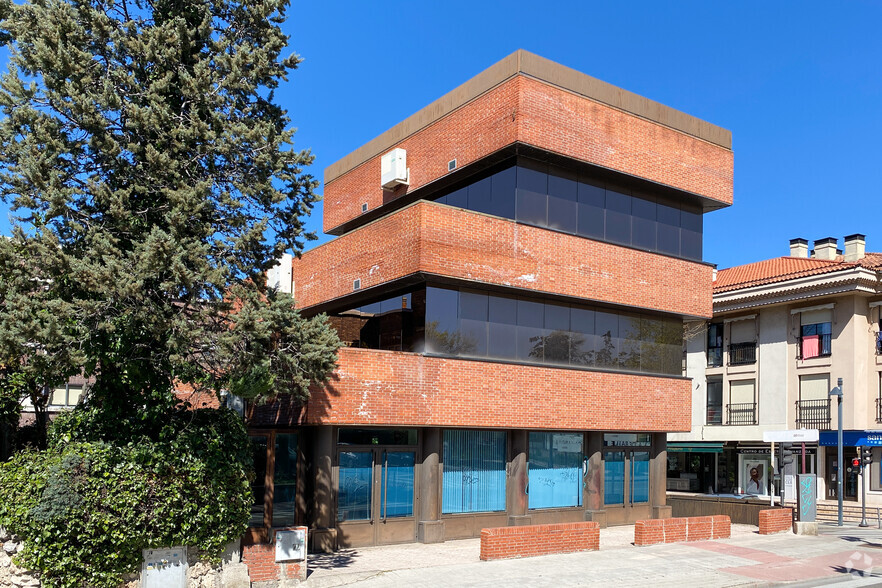 Calle Antonio Becerril, 12, Pozuelo de Alarcón, Madrid à vendre - Photo de l’immeuble – Image 2 sur 8