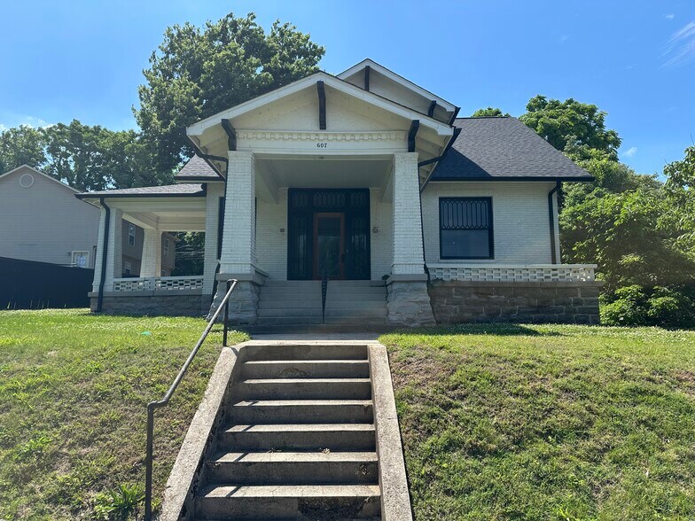 607 N High St, Columbia, TN à louer - Photo de l’immeuble – Image 2 sur 3