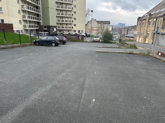 Wellington St, Bradford à vendre - Photo de l’immeuble – Image 2 sur 2
