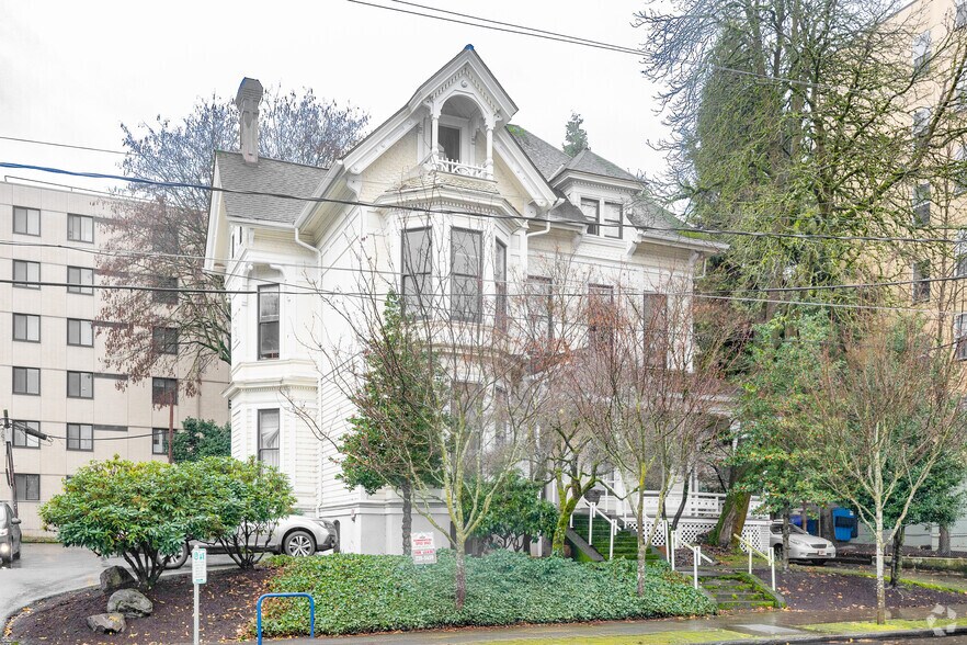1962 NW Kearney St, Portland, OR à louer - Photo principale – Image 1 sur 4