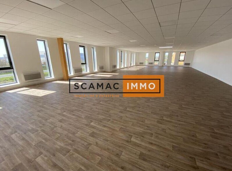 Industriel/Logistique dans Brie-Comte-Robert à louer - Photo intérieure – Image 2 sur 5