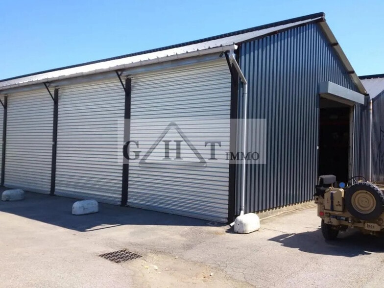 Industriel/Logistique dans Villeneuve-le-Roi à louer - Photo de l’immeuble – Image 1 sur 4