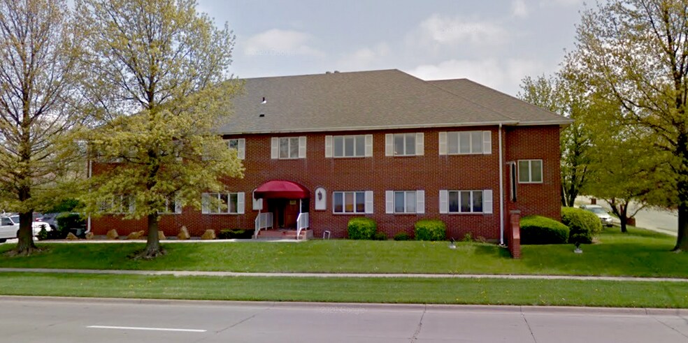 990 SW Fairlawn Rd, Topeka, KS à louer - Photo de l’immeuble – Image 2 sur 3